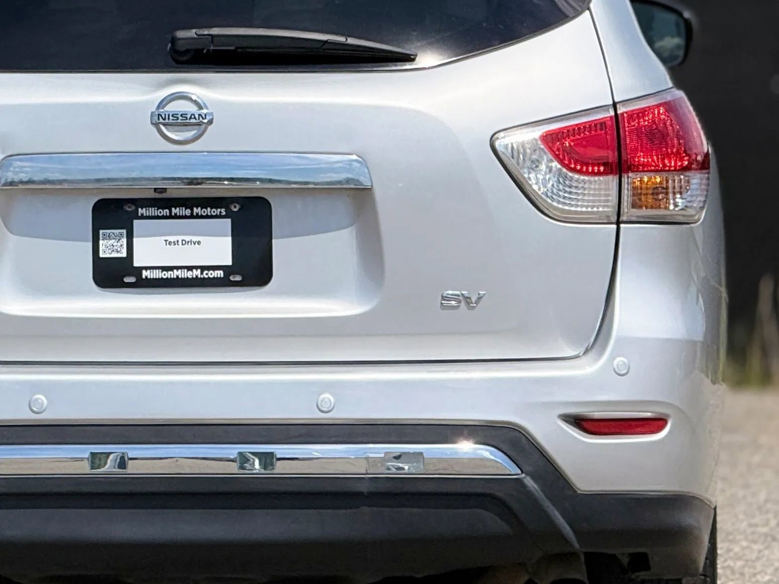 Used 2015 Nissan Pathfinder SV image 14