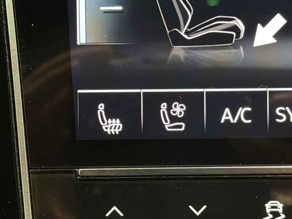 Used 2023 Audi RS Q8 w/ Black Optic Package image 8