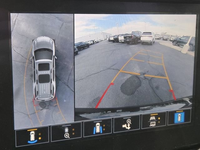 Used 2022 Chevrolet Traverse Premier w/ Redline Edition image 5