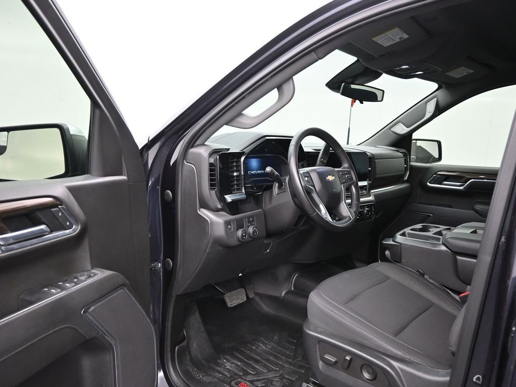 Used 2022 Chevrolet Silverado 1500 LT image 10