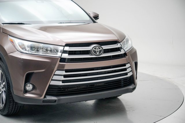 Used 2018 Toyota Highlander XLE image 9