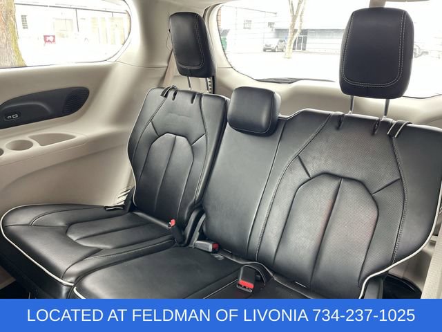 Used 2023 Chrysler Pacifica Limited image 37