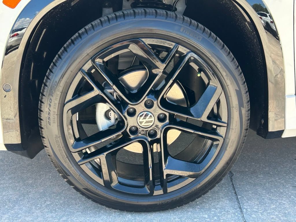 New 2026 Volkswagen Tiguan SE R-Line FWD image 34