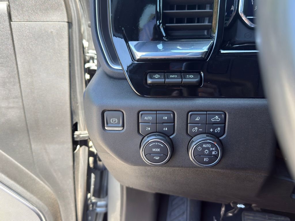 Used 2024 Chevrolet Silverado 3500 High Country w/ Technology Package image 29