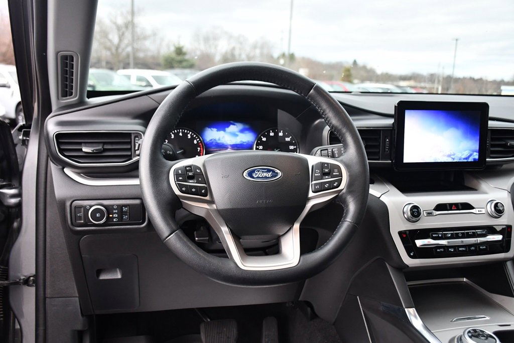 Used 2023 Ford Explorer XLT w/ Equipment Group 202A image 12