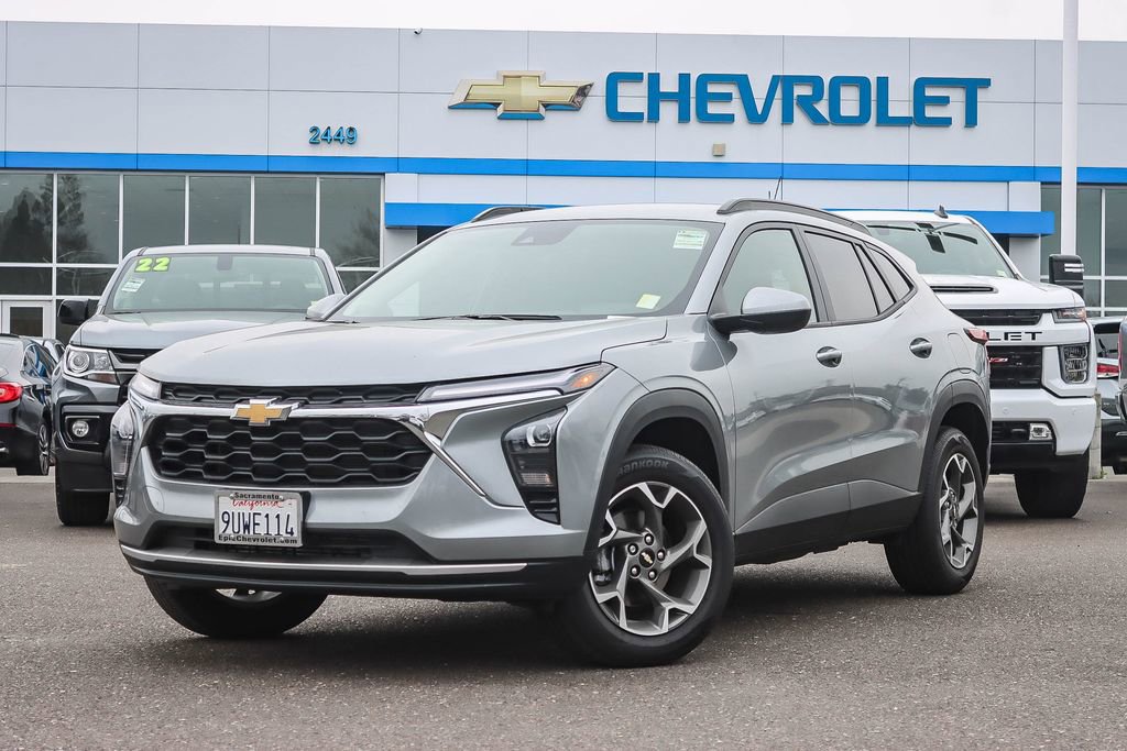 Used 2025 Chevrolet Trax LT w/ LT Convenience Package