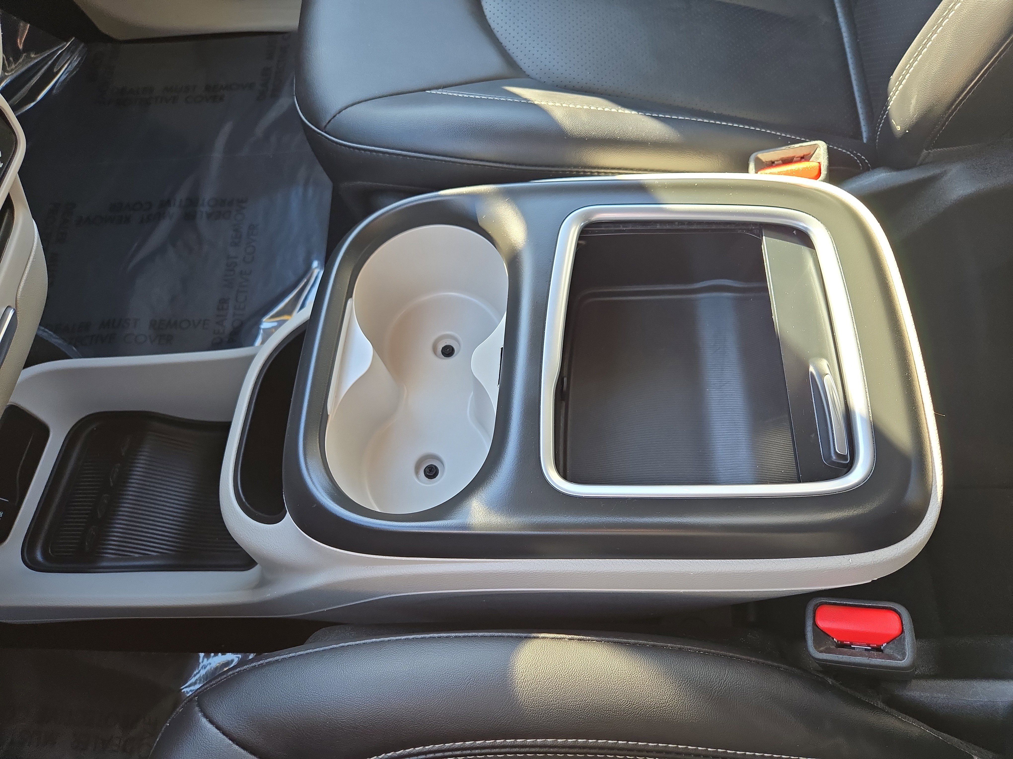 Used 2024 Chrysler Pacifica Touring-L image 22