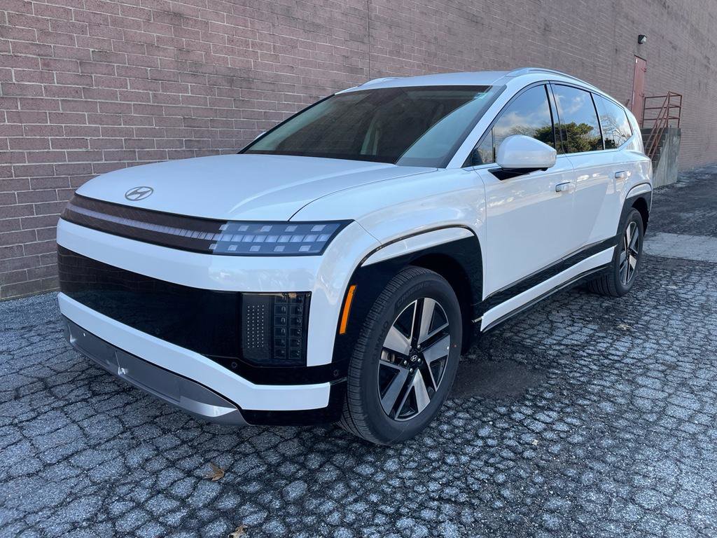 New 2026 Hyundai Ioniq 9 SEL w/ Tow & Go Package