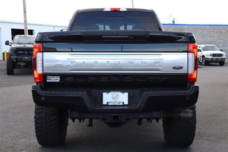 Used 2017 Ford F350 Platinum w/ Platinum Ultimate Package image 4