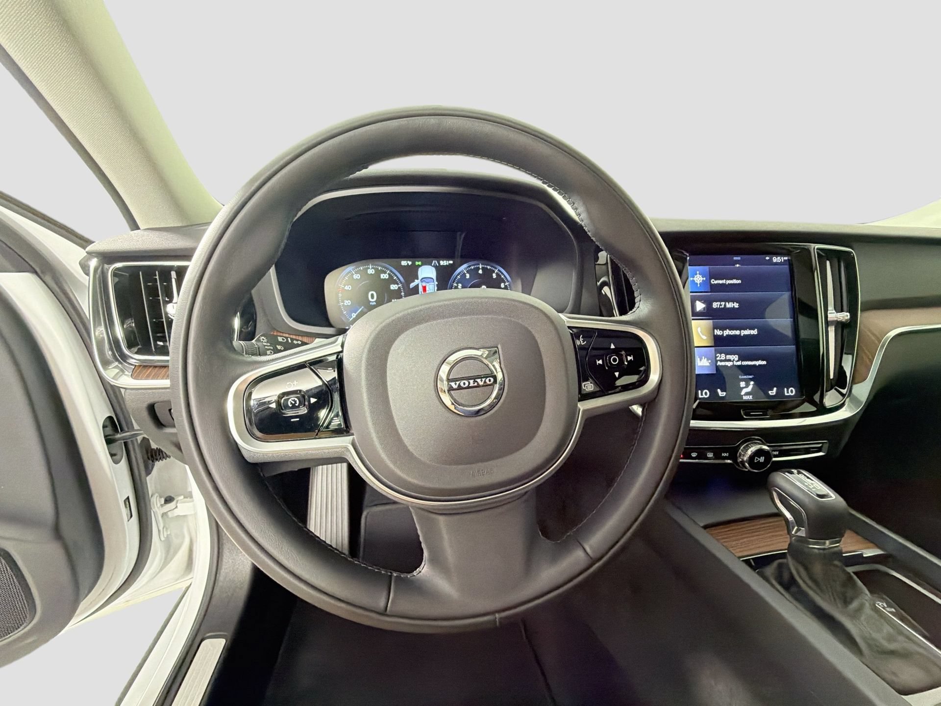 Used 2020 Volvo S60 T5 Momentum FWD image 12