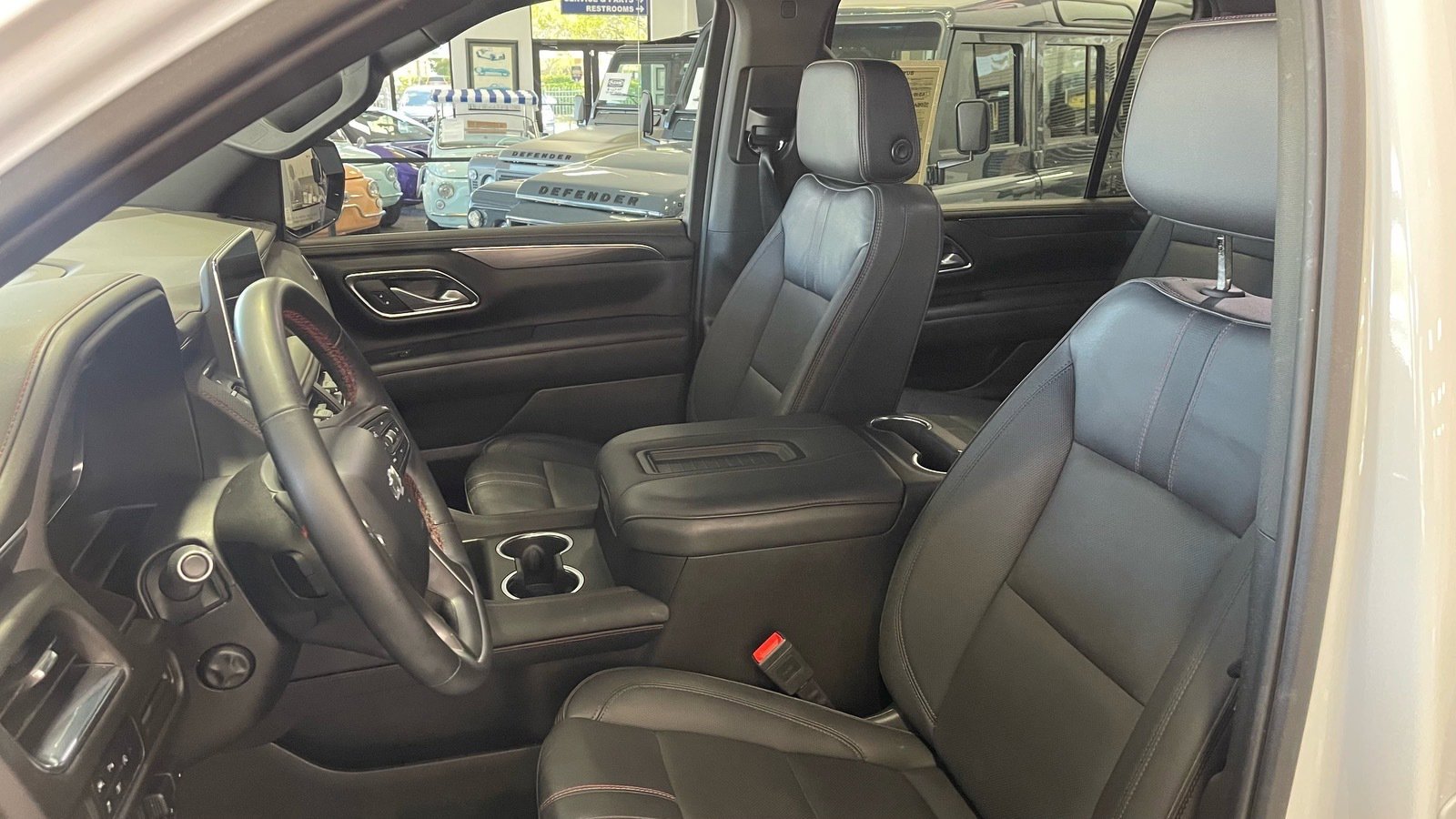 Used 2024 Chevrolet Suburban RST w/ Luxury Package image 27