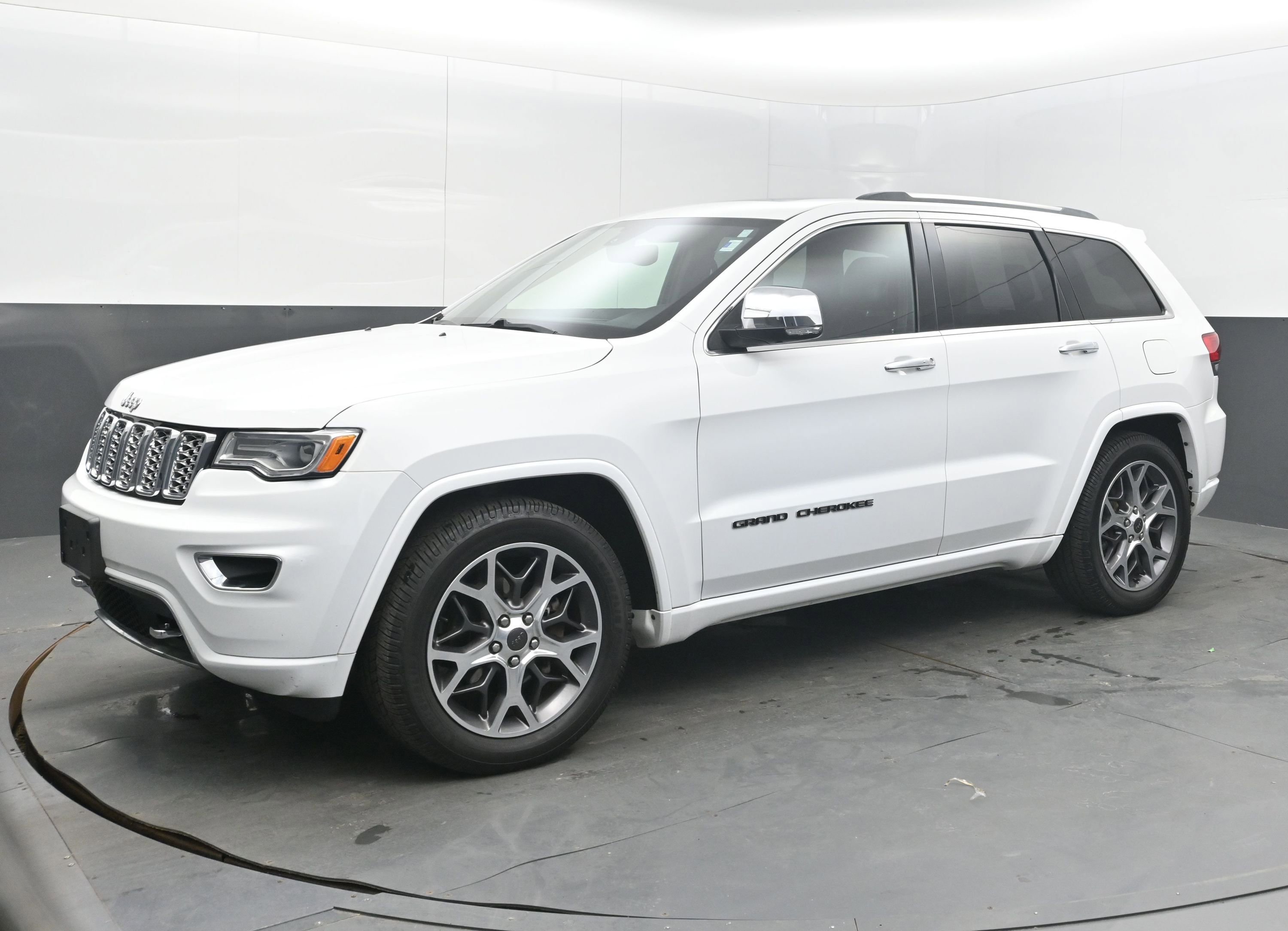 Used 2020 Jeep Grand Cherokee Overland image 4