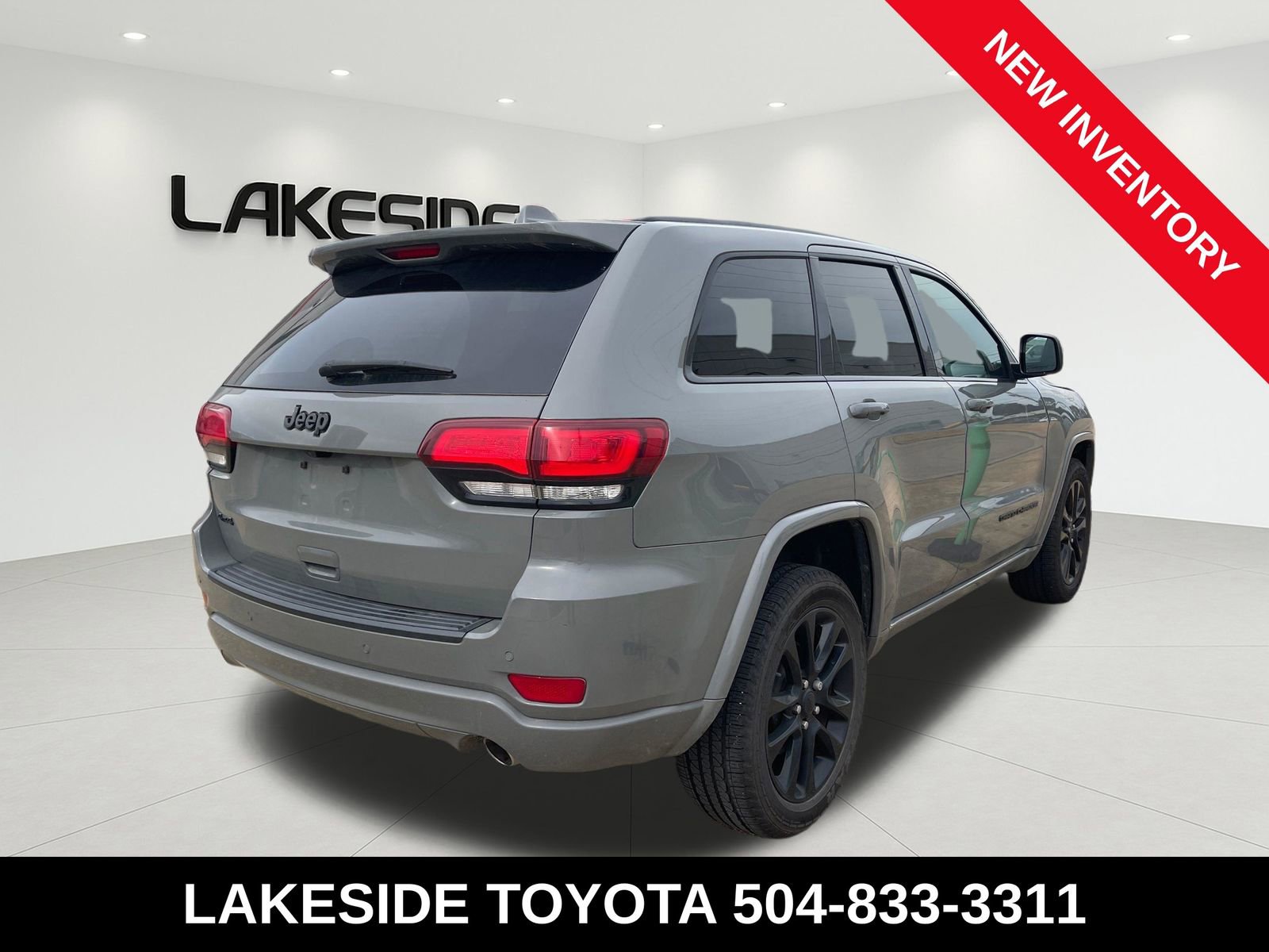 Used 2021 Jeep Grand Cherokee Laredo X AWD/4WD image 5