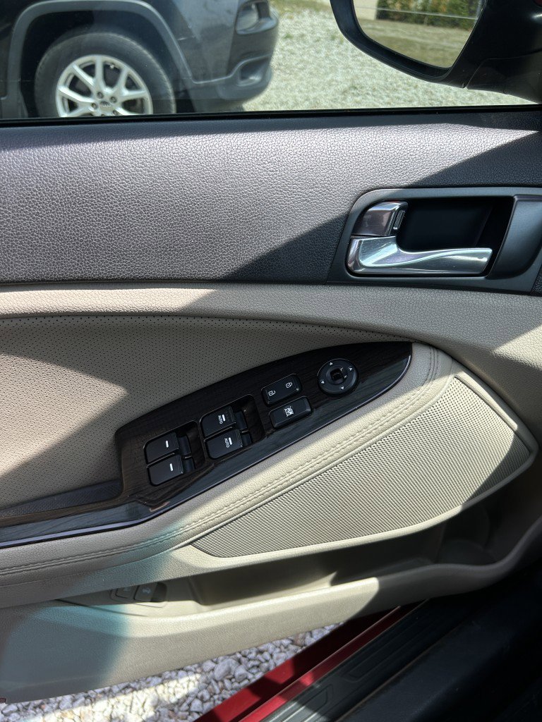 Used 2015 Kia Optima EX FWD image 16