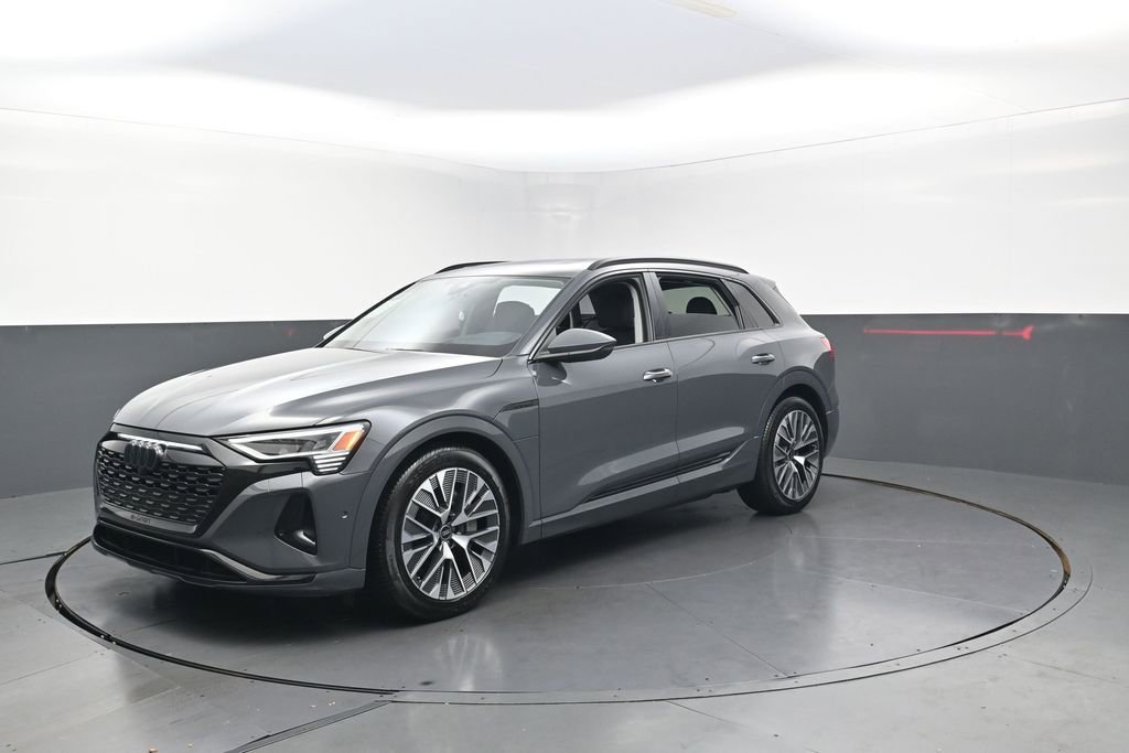 Used 2024 Audi Q8 e-tron Prestige w/ Prestige Package image 9