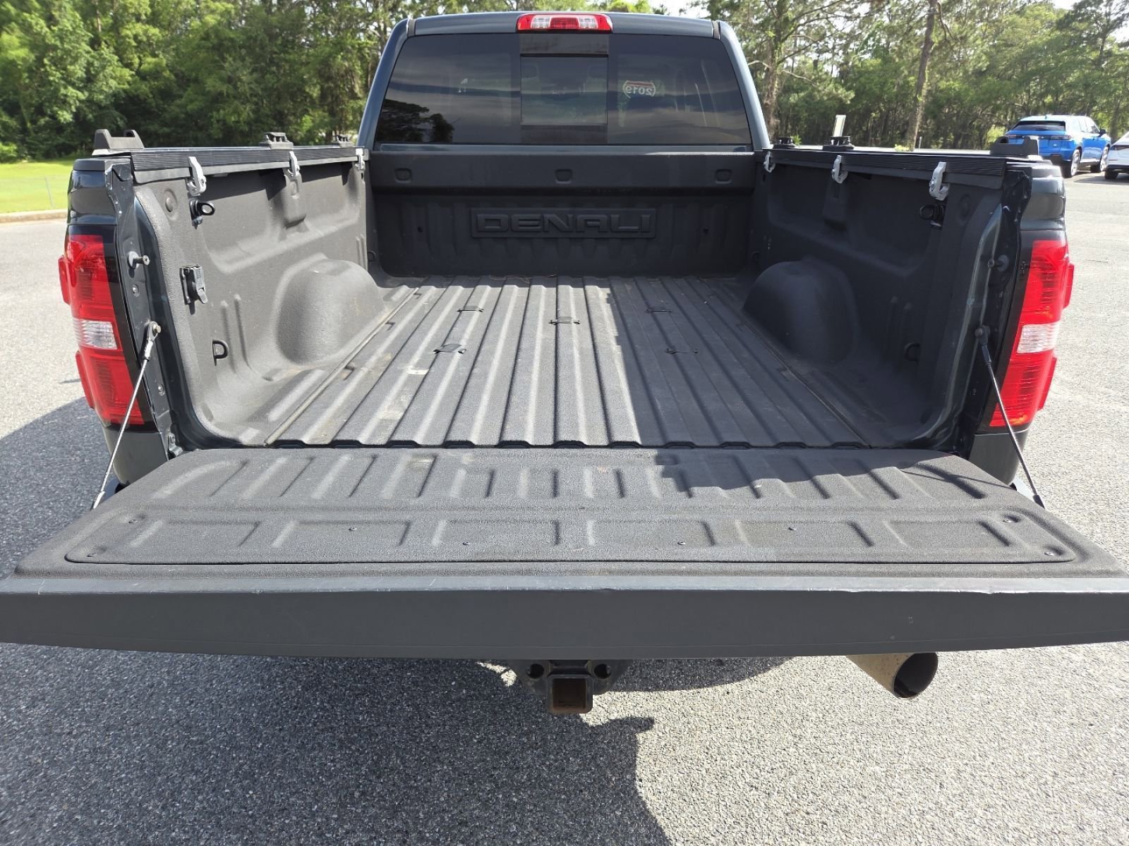 Used 2018 GMC Sierra 2500 Denali w/ Duramax Plus Package AWD/4WD image 21