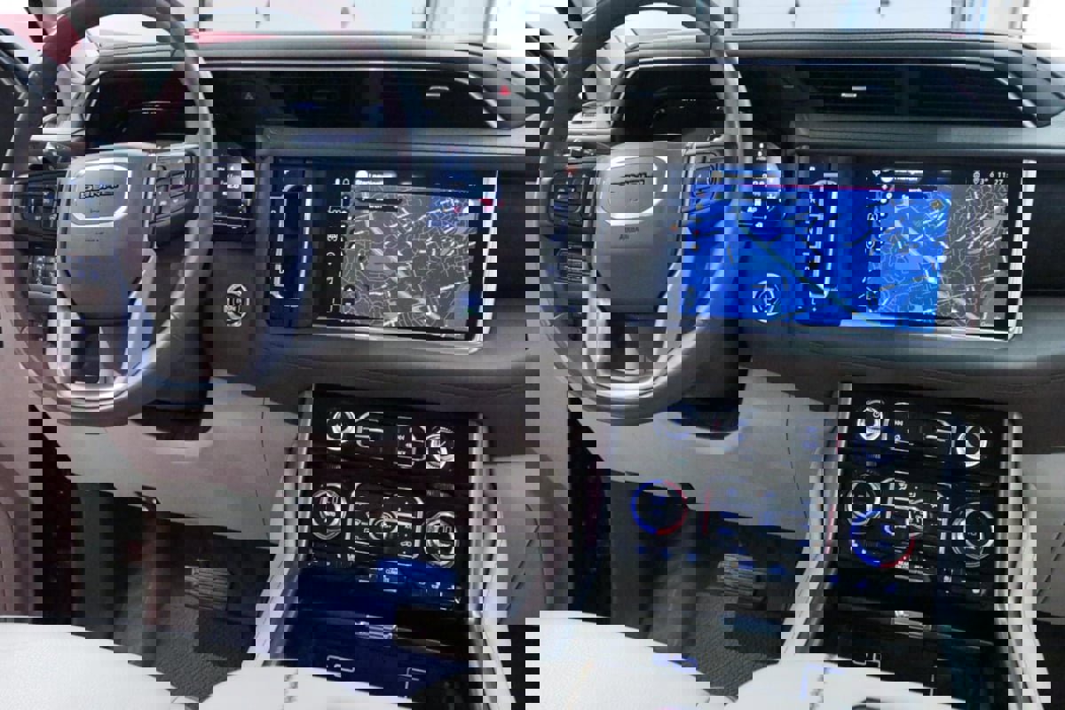 Used 2023 GMC Yukon XL Denali image 25