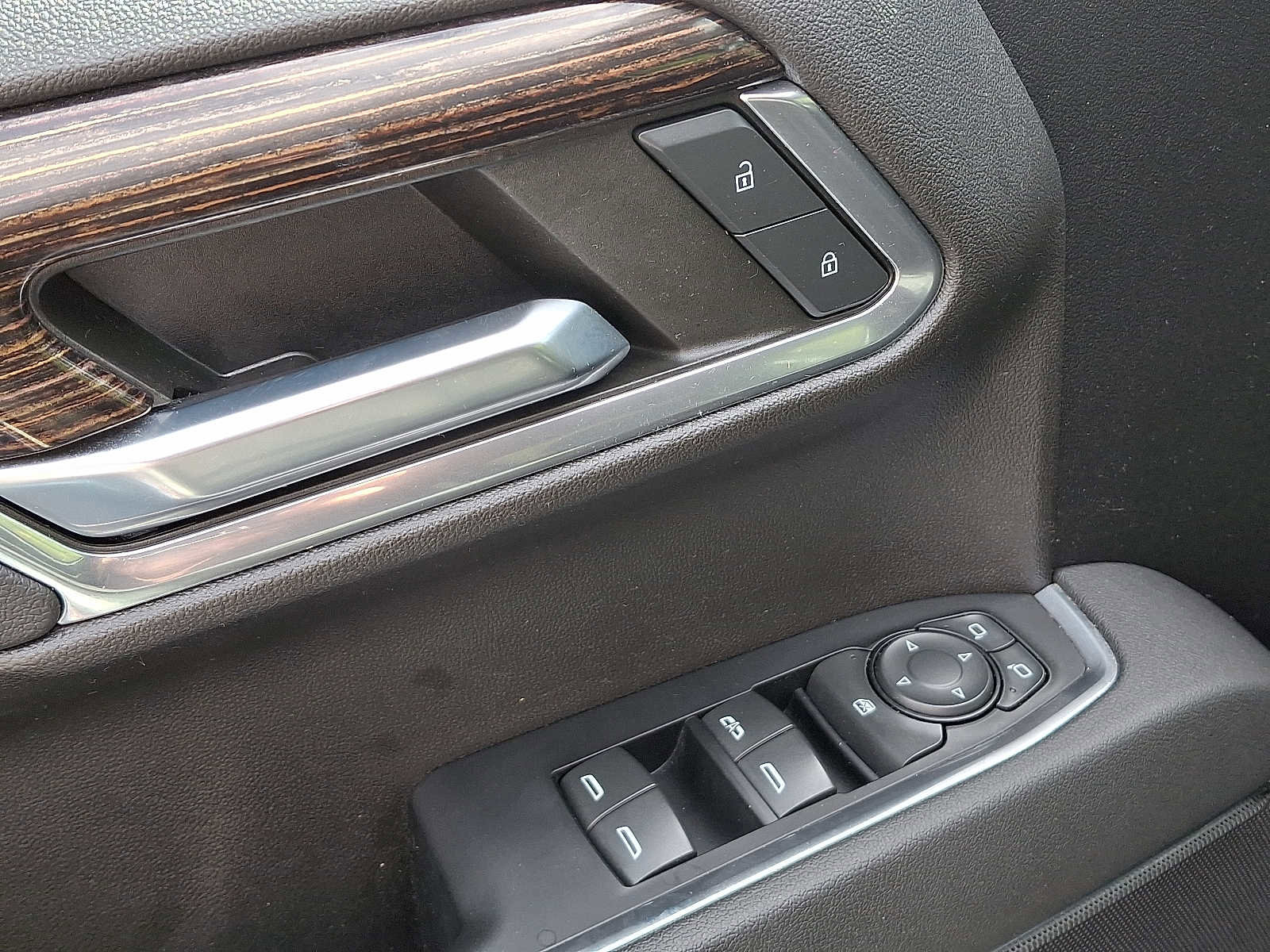 Used 2023 GMC Sierra 1500 Elevation image 14