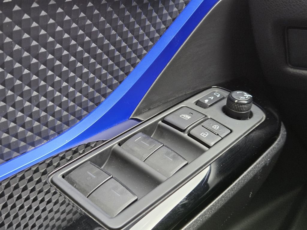 Used 2021 Toyota C-HR XLE FWD image 23