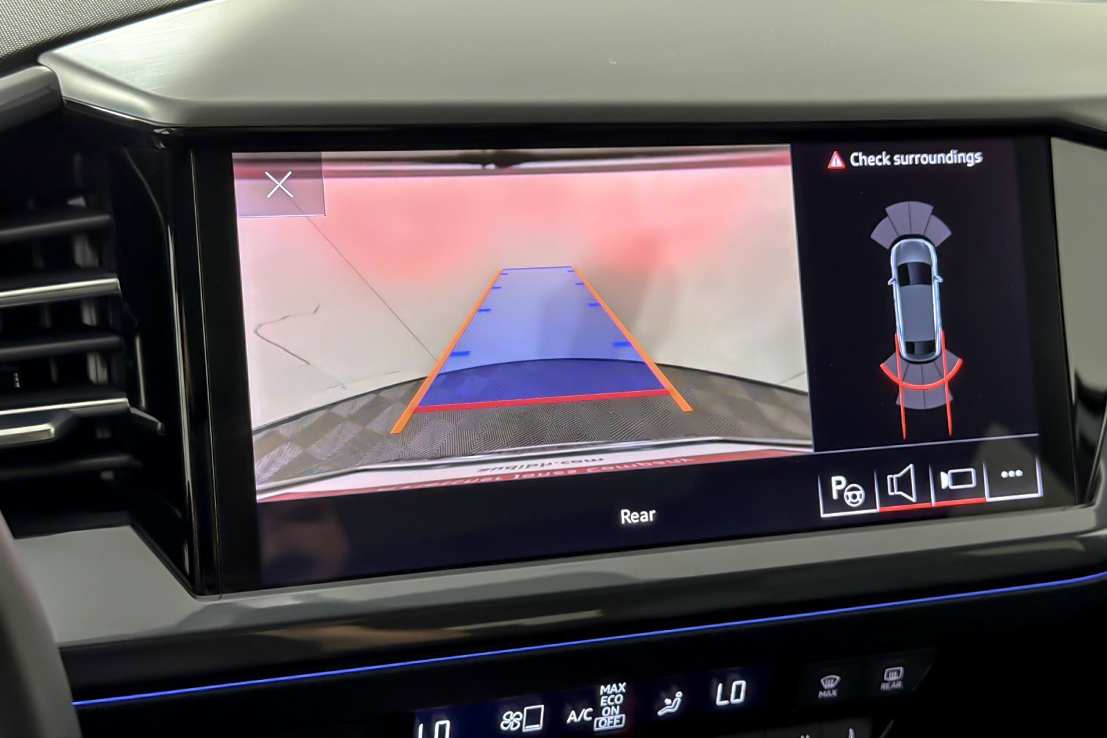 Used 2023 Audi Q4 e-tron Premium Plus w/ Premium Plus image 19