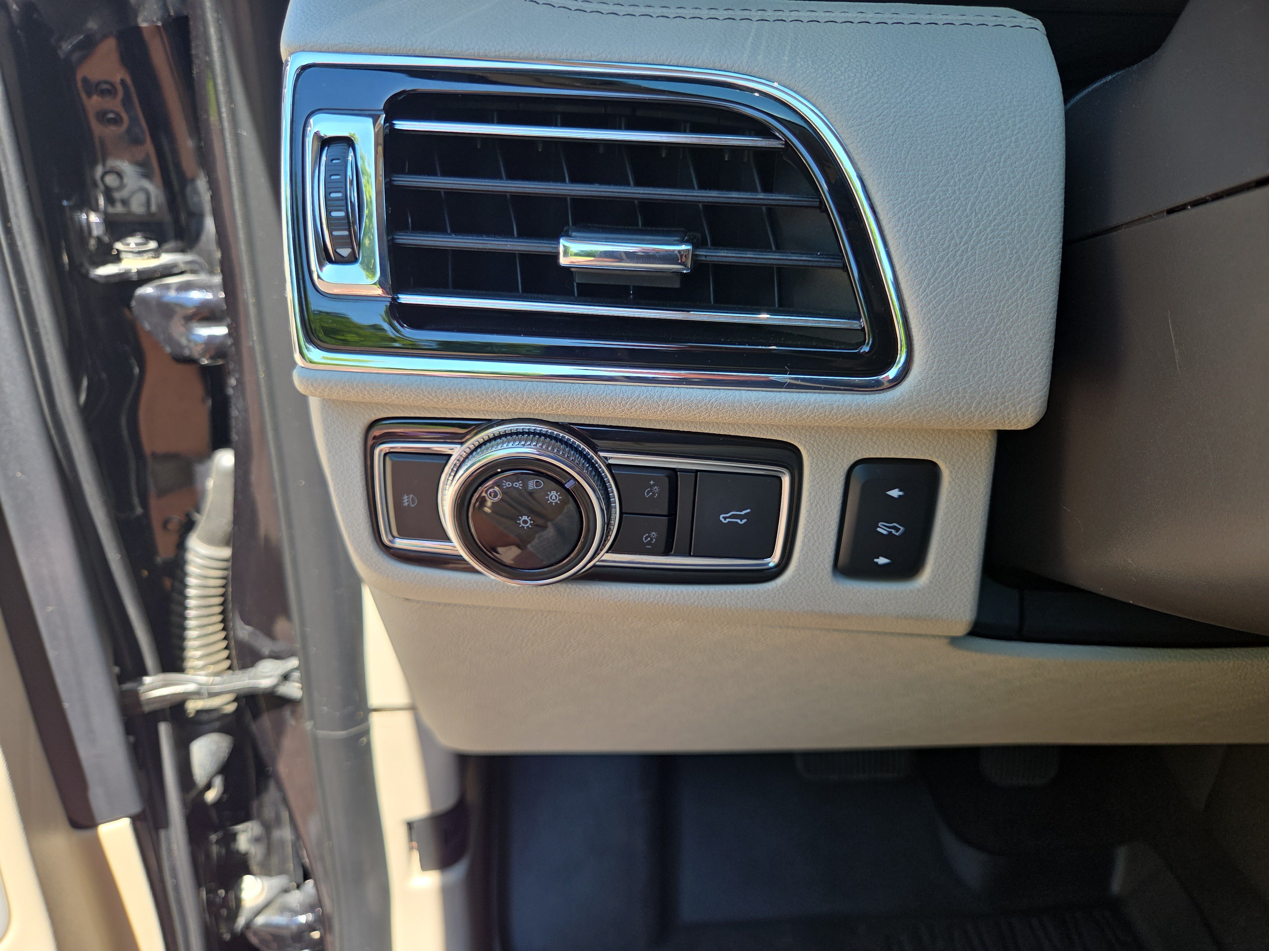 Used 2021 Lincoln Navigator L Reserve w/ Luxury Package AWD/4WD image 34