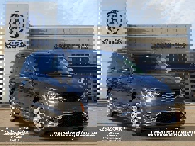 Used 2017 Chrysler Pacifica Touring-L Plus