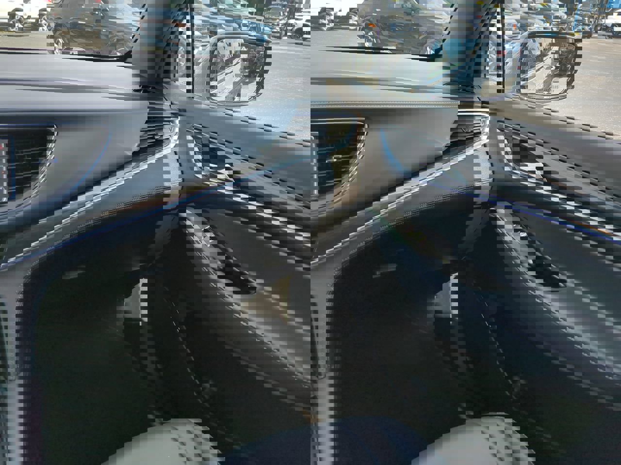 Certified 2024 Buick Enclave Essence w/ Experience Buick Package image 17