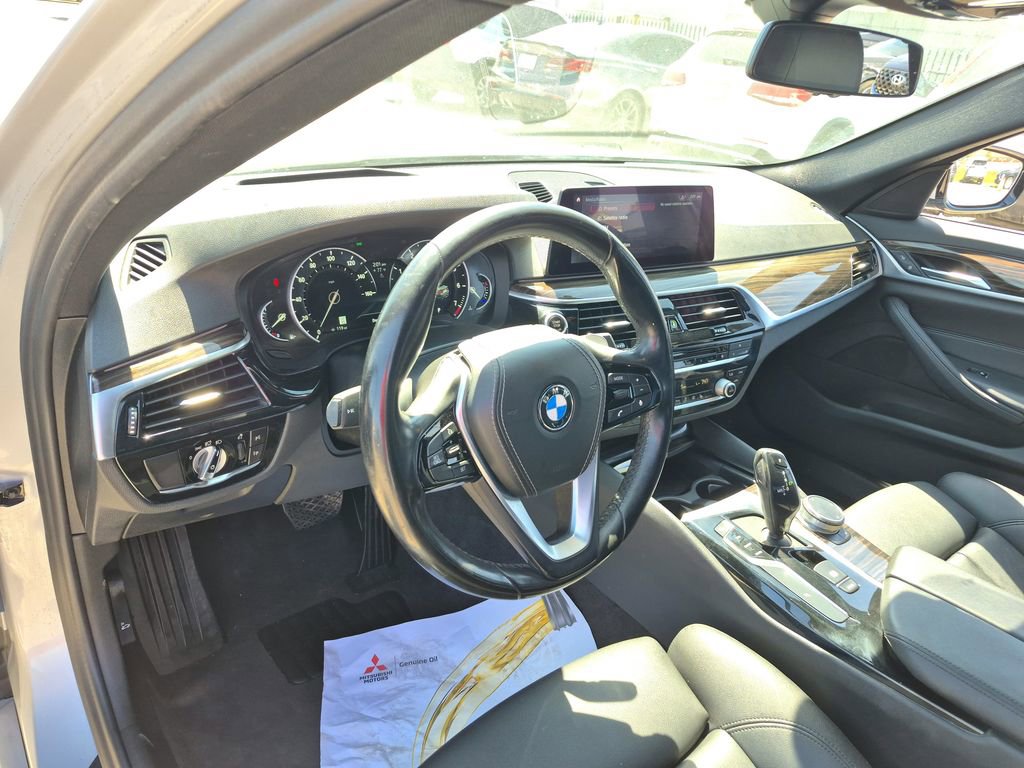Used 2019 BMW 530i w/ Convenience Package RWD image 9