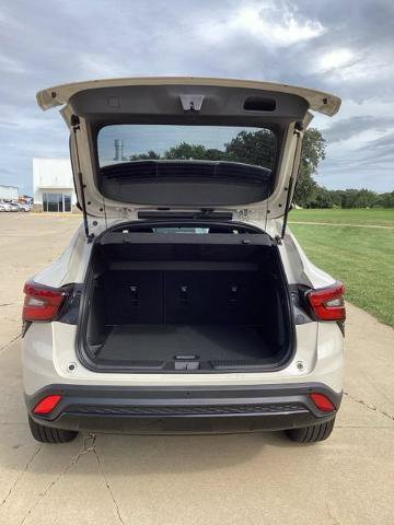 New 2026 Chevrolet Trax RS w/ Driver Confidence Package FWD image 5