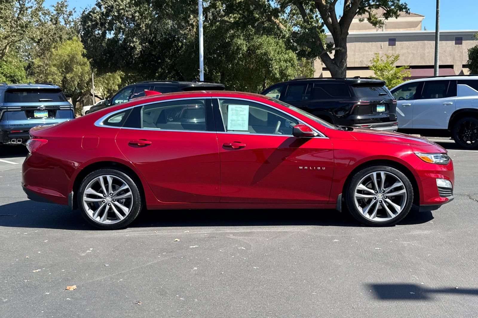 Used 2023 Chevrolet Malibu LT w/ LPO, Floor Liner Package FWD image 2