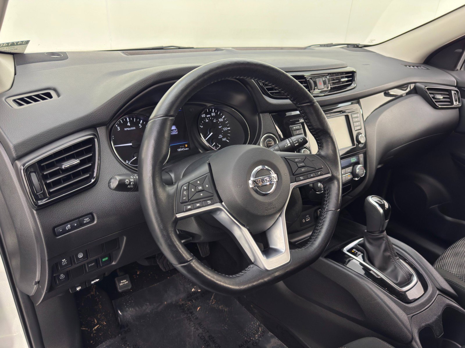 Used 2022 Nissan Rogue Sport SV image 12