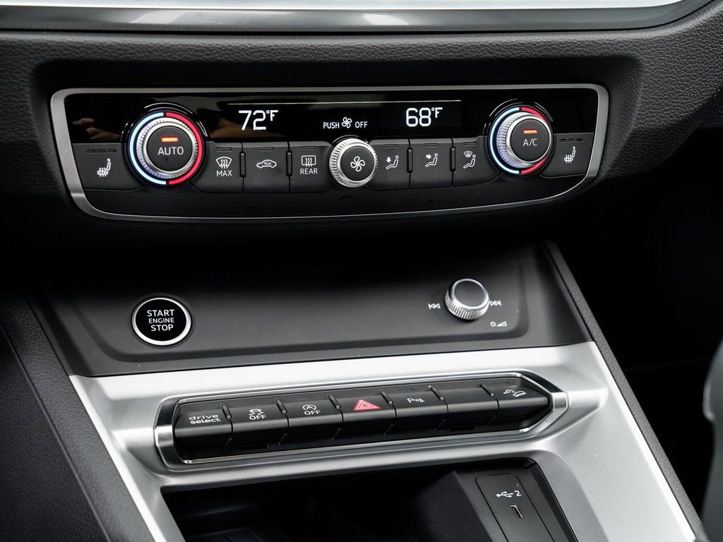 Certified 2025 Audi Q3 2.0T Premium image 17