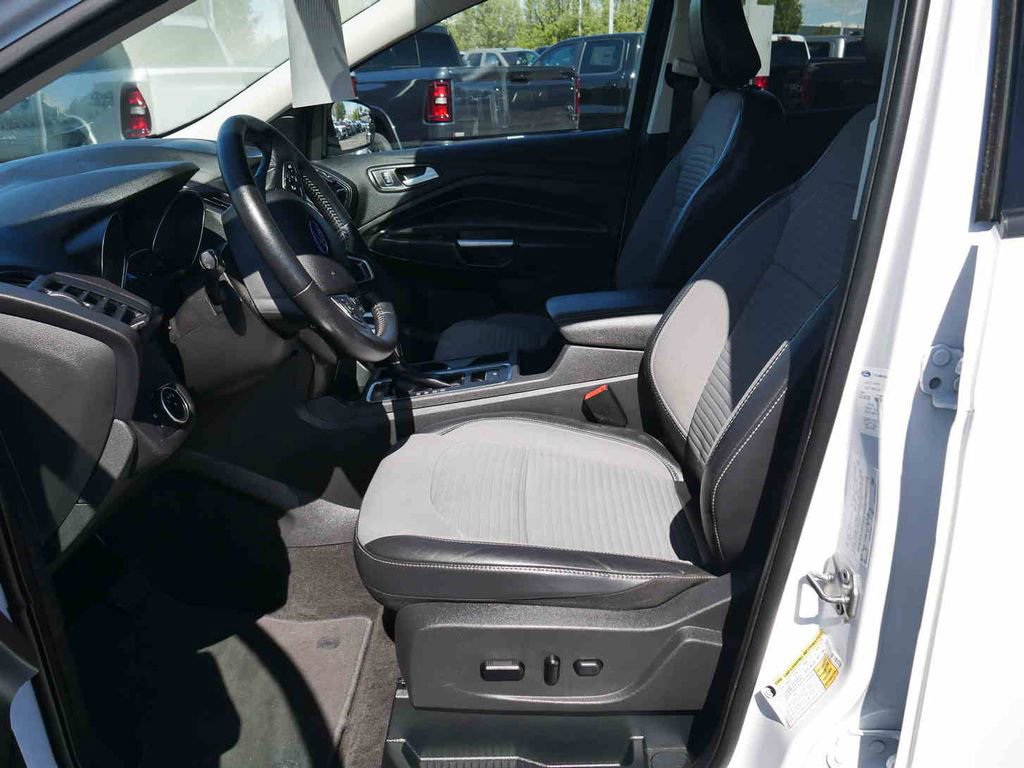 Used 2019 Ford Escape SE image 24