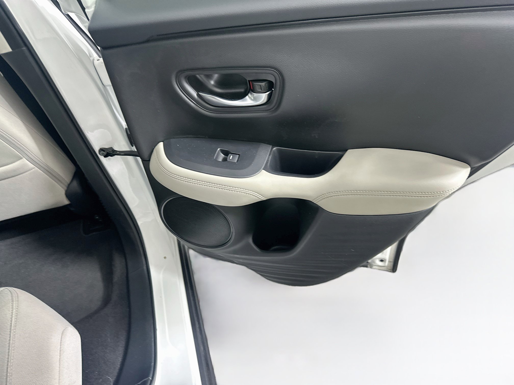 Used 2025 Honda HR-V LX image 28