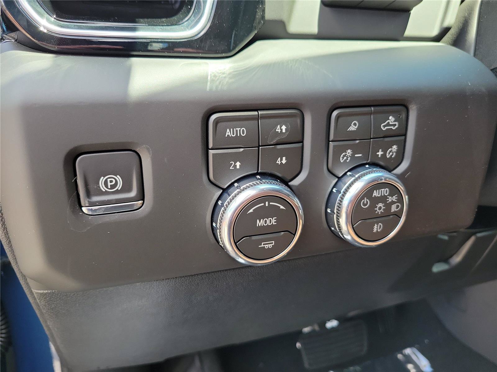 New 2026 GMC Sierra 2500 Denali Ultimate AWD/4WD image 22