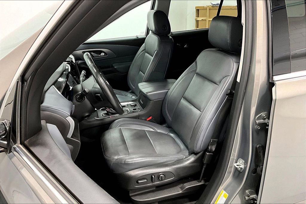 Used 2018 Chevrolet Traverse Premier w/ Driver Confidence II Package FWD image 31