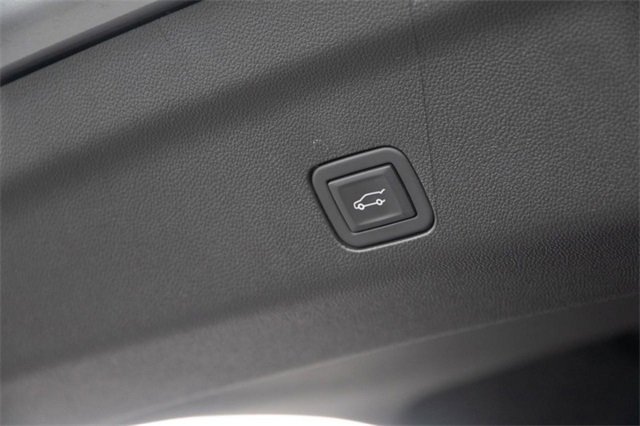 Used 2024 Chevrolet Tahoe Z71 w/ Luxury Package image 10
