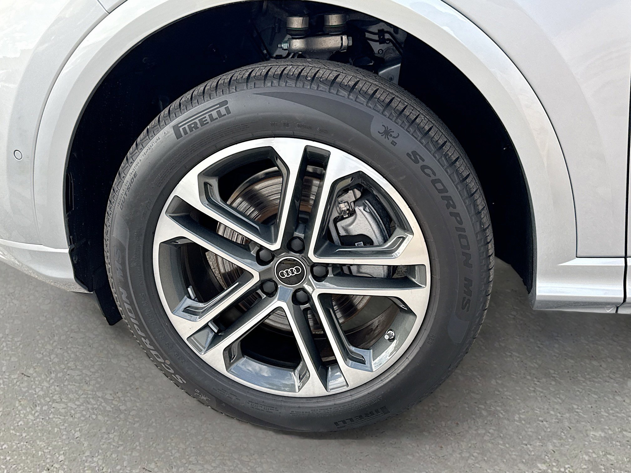 New 2025 Audi Q5 Premium Plus image 40