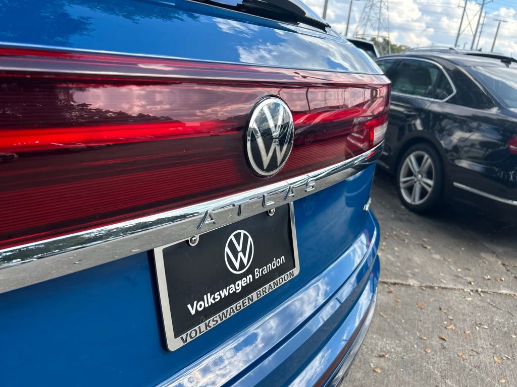 Used 2025 Volkswagen Atlas Cross Sport SEL Premium R-Line image 29