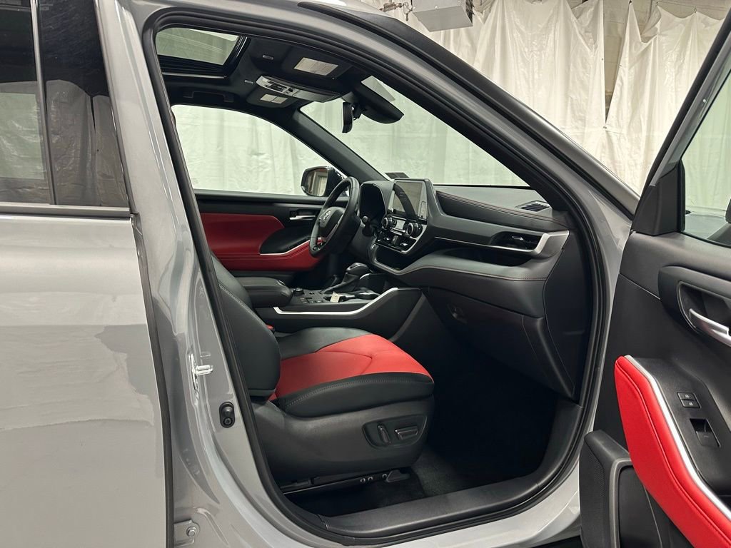 Used 2025 Toyota Highlander XSE image 60