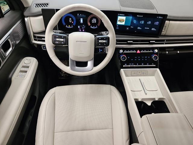 Used 2025 Hyundai Santa Fe SEL w/ Tow & Go Package image 14