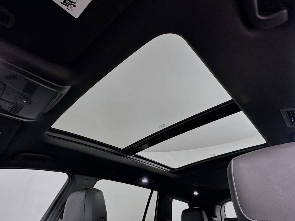 Used 2023 Cadillac XT6 Sport image 11