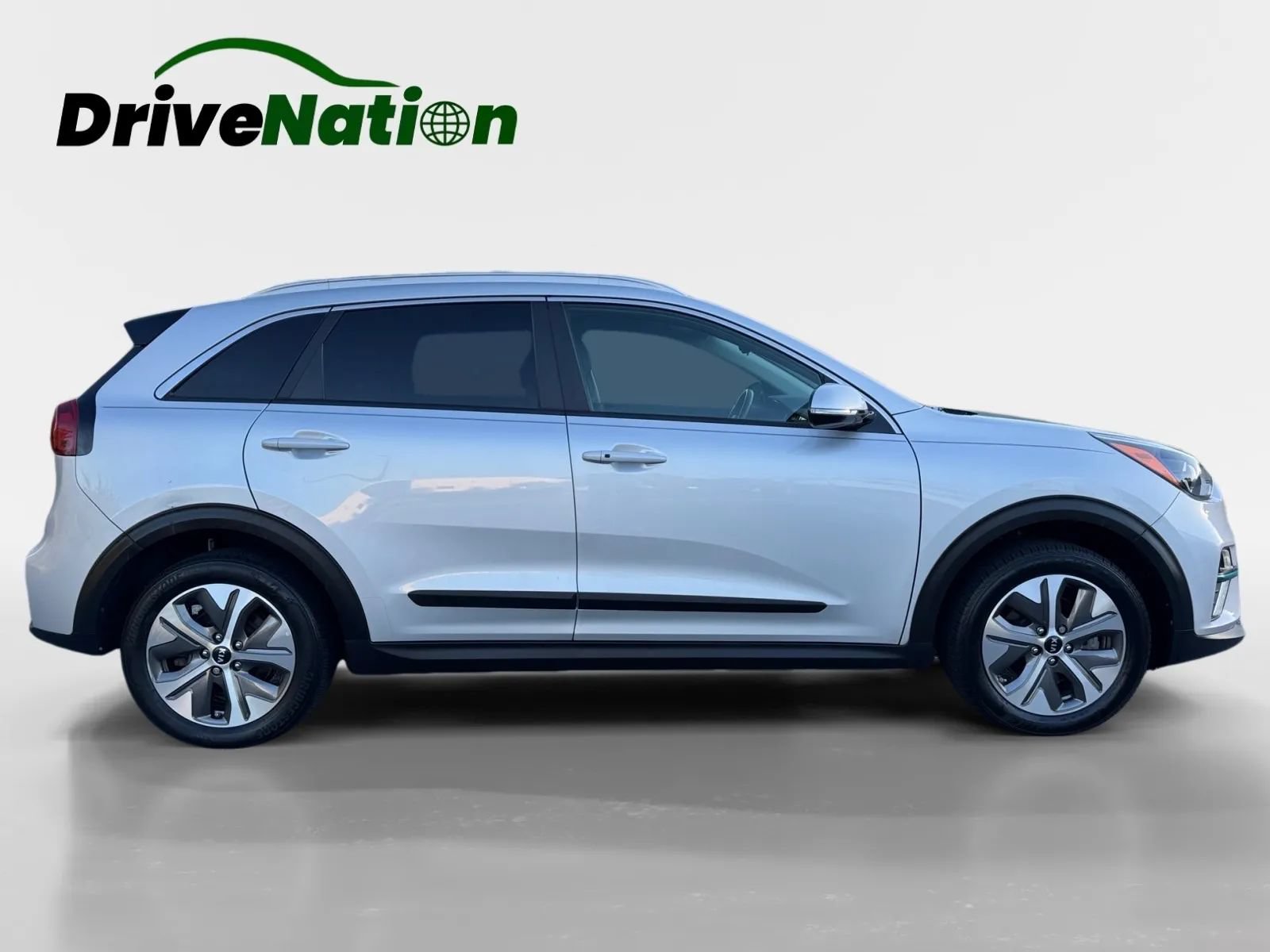 Used 2021 Kia Niro EX w/ Cold Weather Package FWD image 4