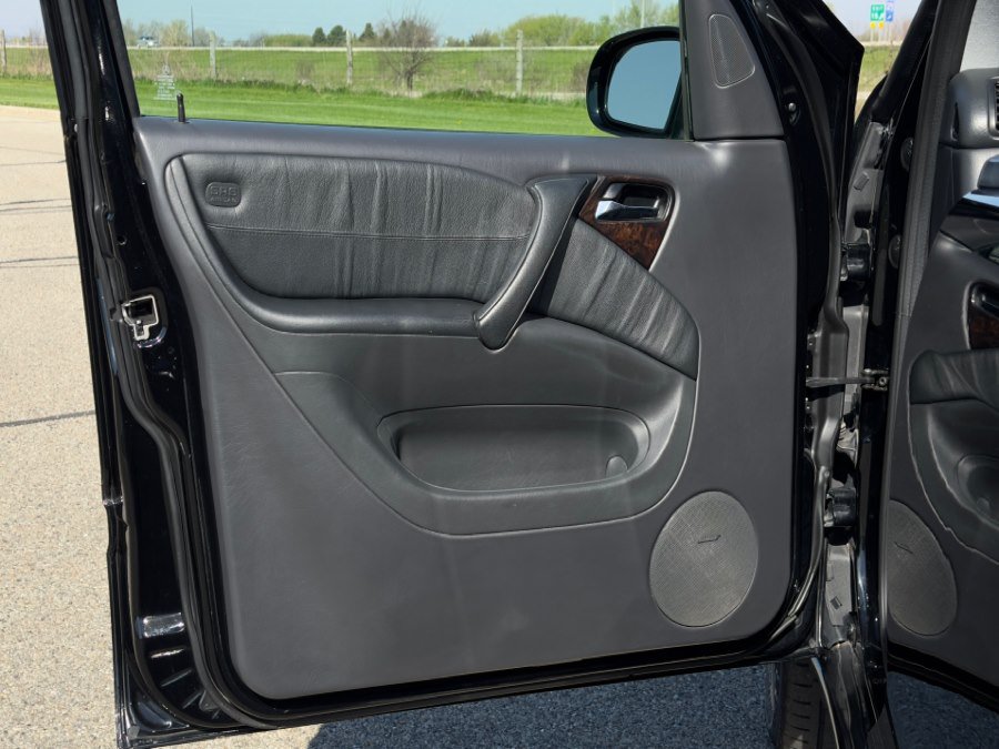 Used 2003 Mercedes-Benz ML 55 AMG 4MATIC image 14