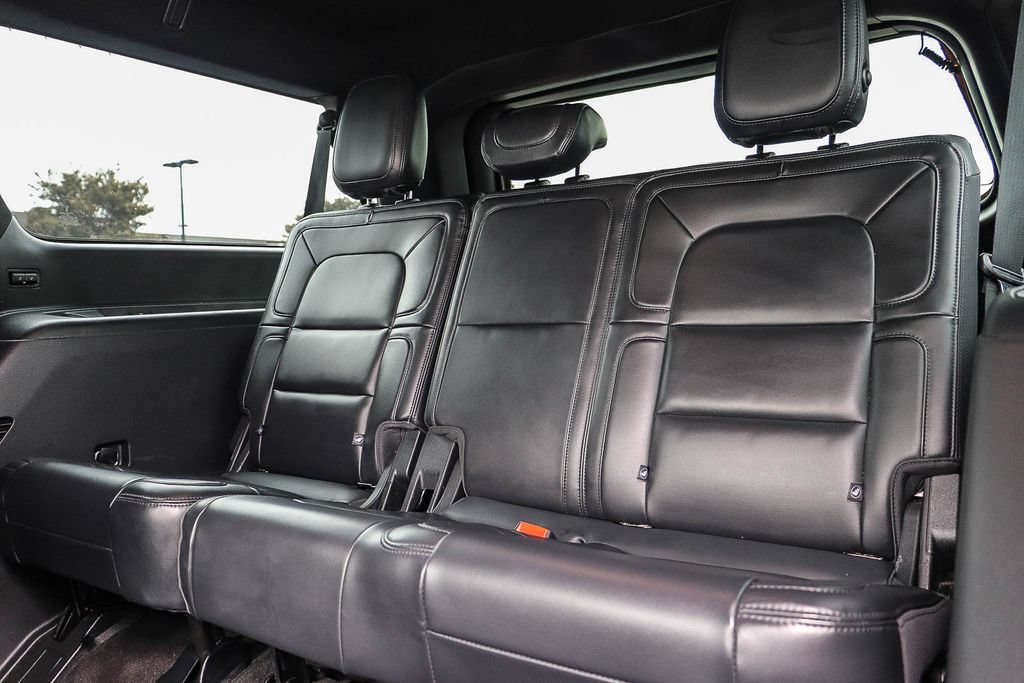Certified 2023 Lincoln Navigator L Reserve RWD image 24