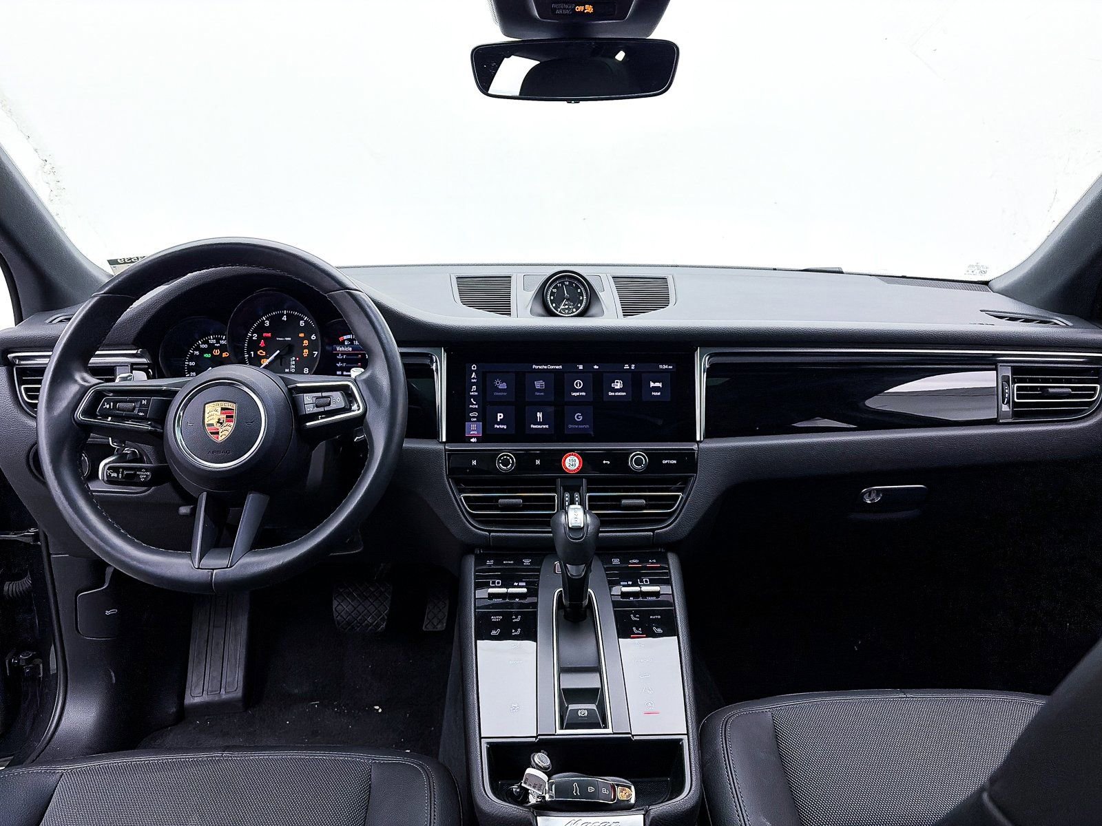 Used 2024 Porsche Macan image 31