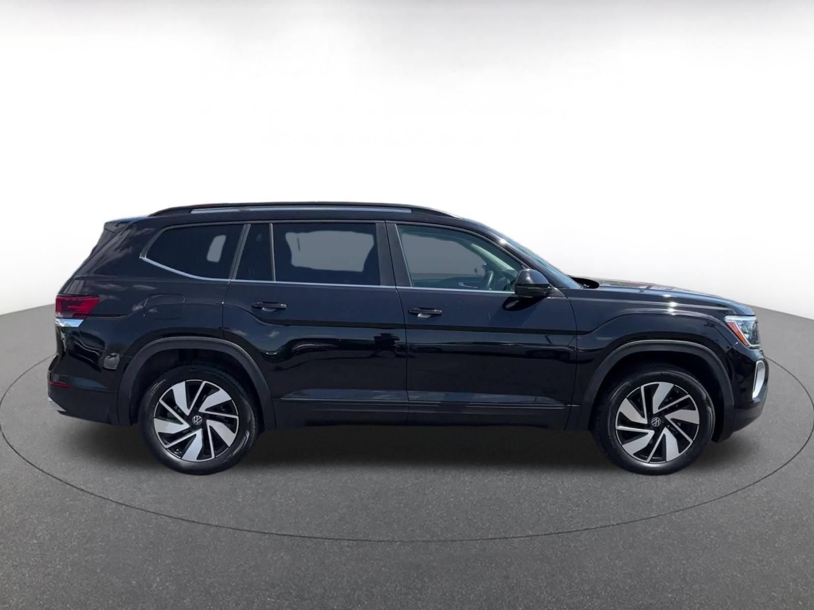 Used 2026 Volkswagen Atlas SE FWD image 15