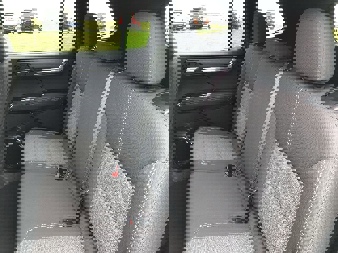 Used 2025 GMC Acadia Elevation image 13