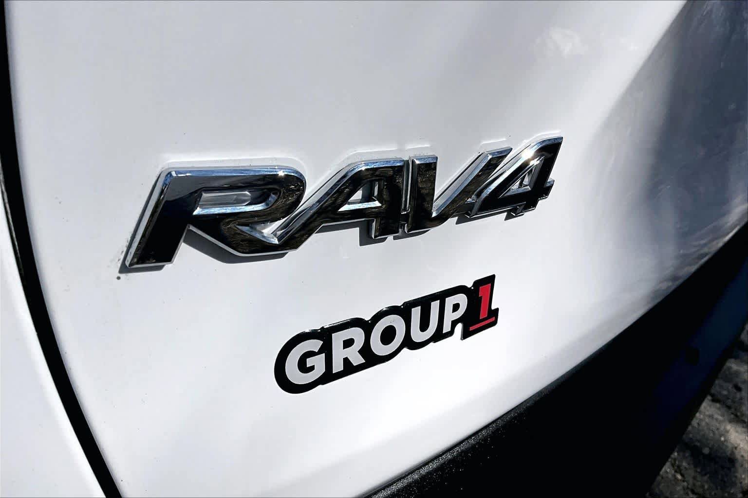 Certified 2019 Toyota RAV4 XLE w/ Convenience Package AWD/4WD image 10