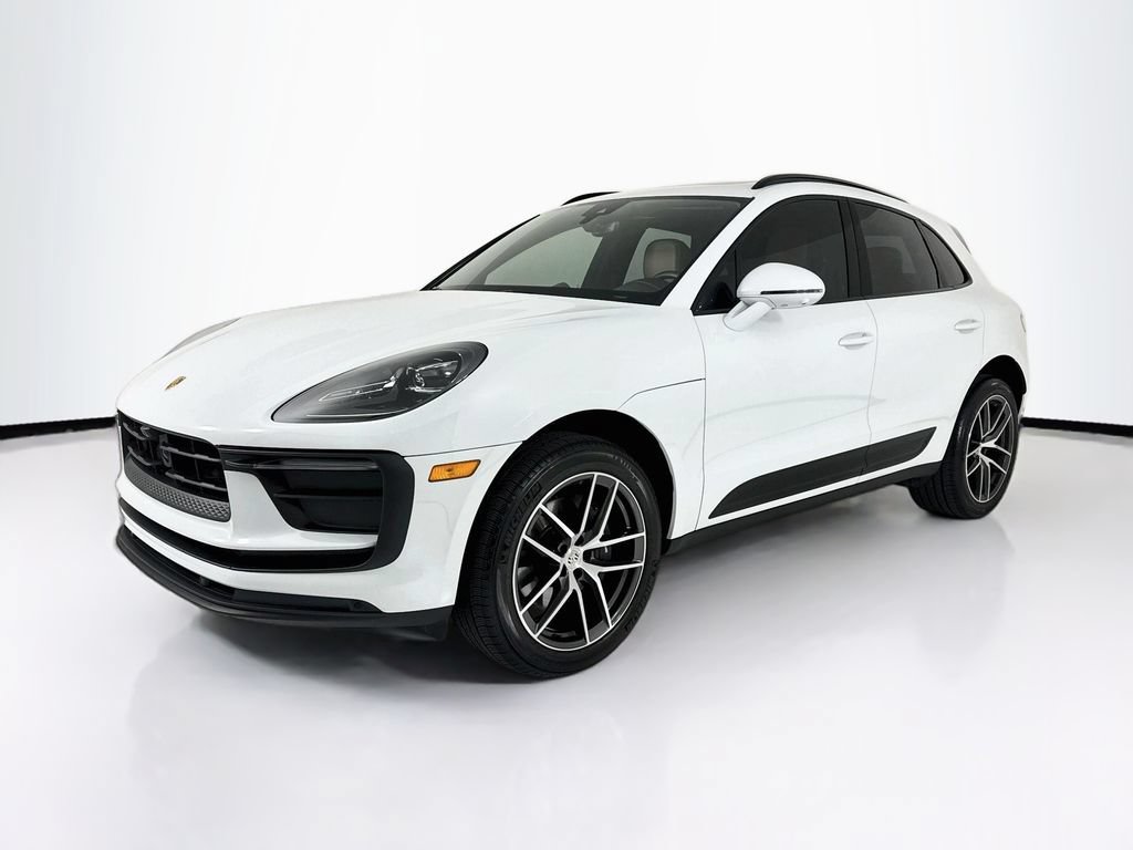 Certified 2025 Porsche Macan AWD/4WD image 1